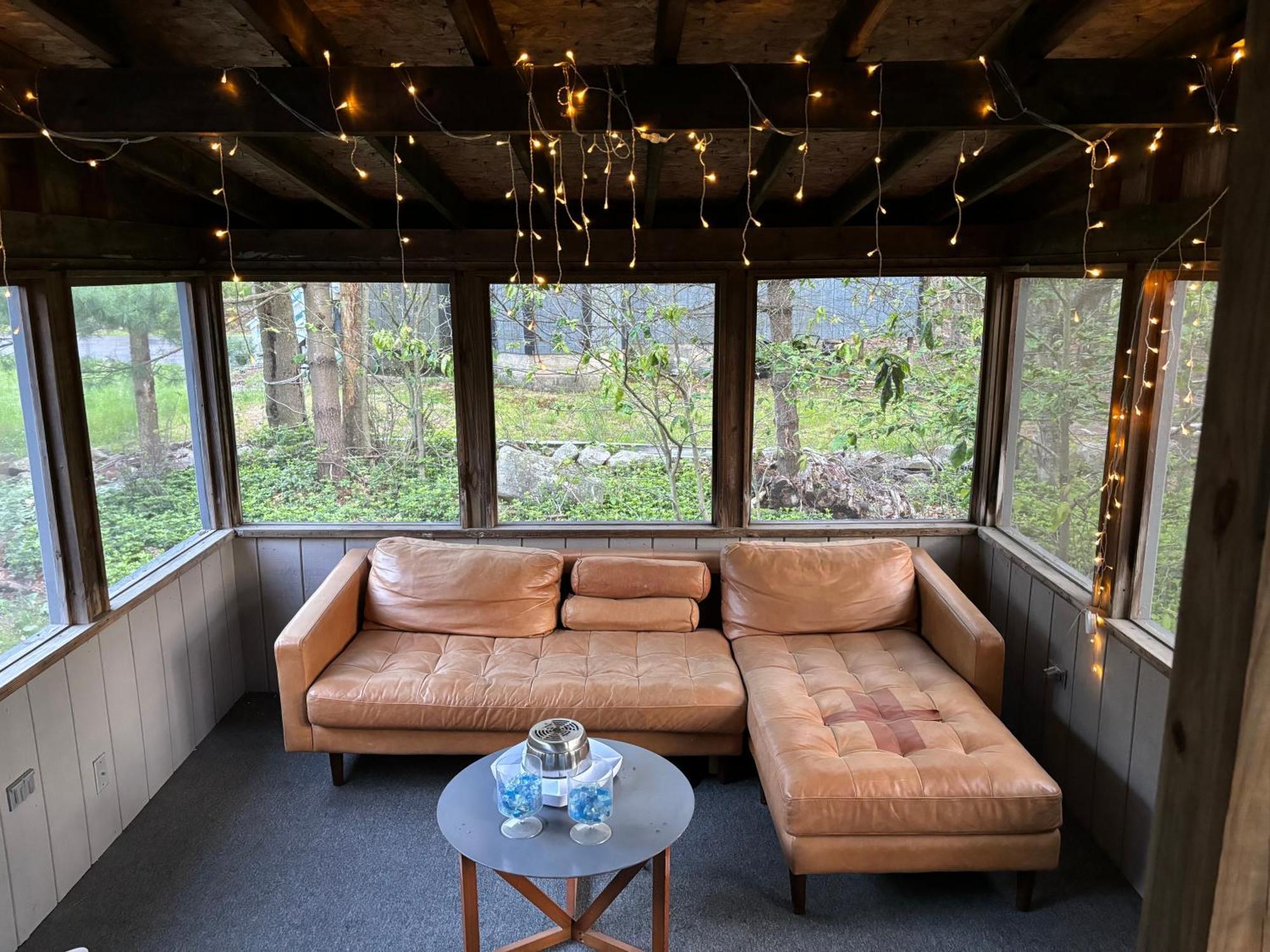 Ambiance - King Bed Cabin, Jetted-Tub & Fireplace Tobyhanna Екстер'єр фото